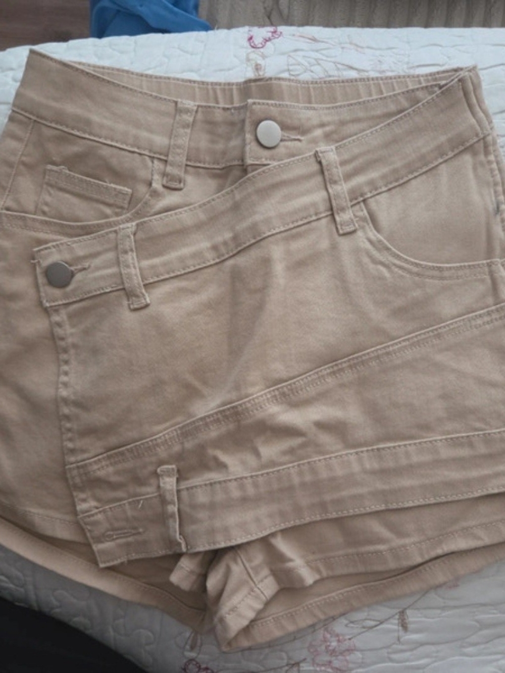 Women's Cargo Shorts in Beige